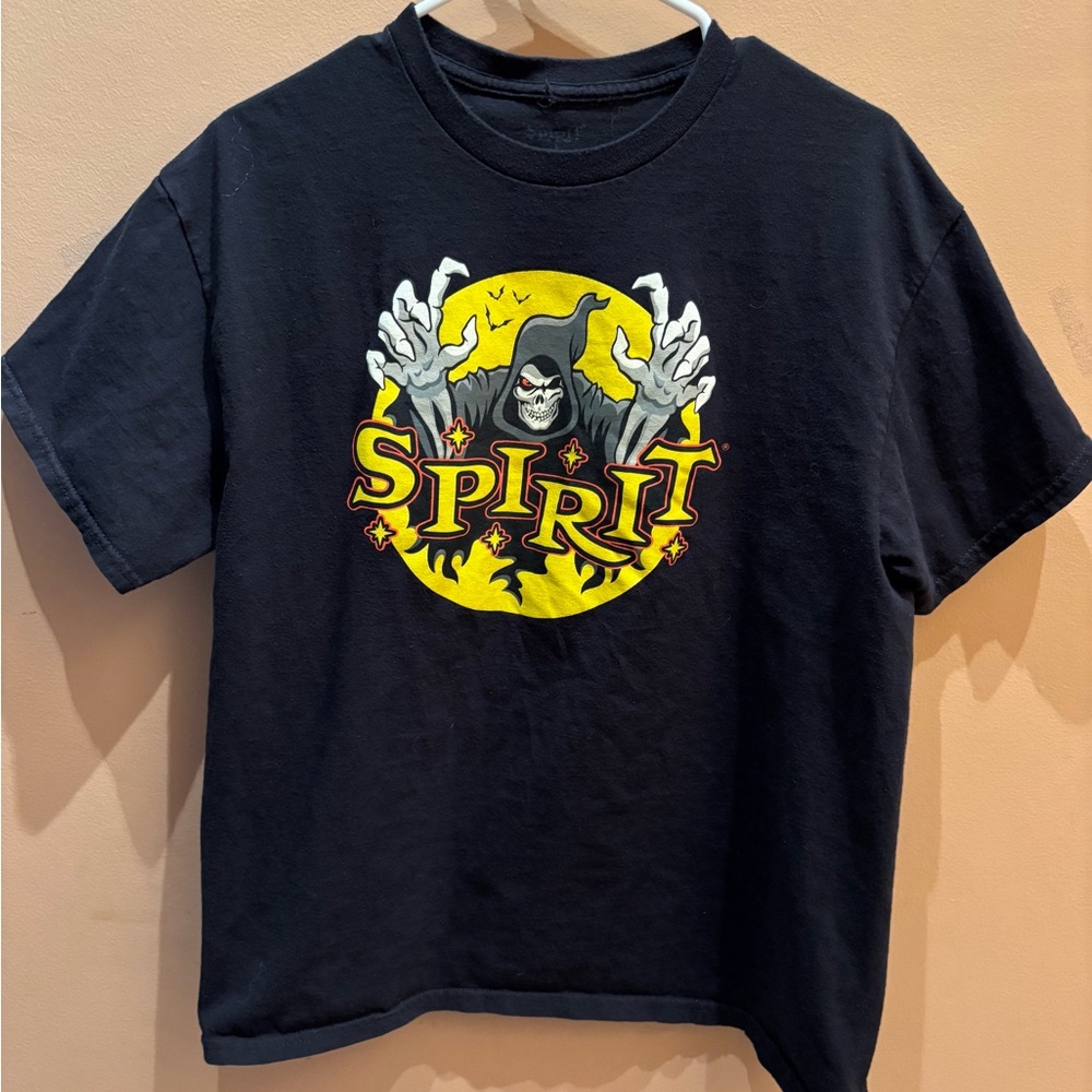 Spirit Halloween Black and Yellow Tee Size Large